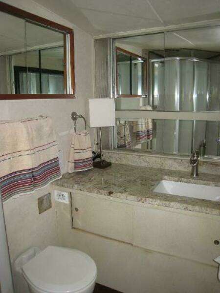 1976 Bertram Flybridge MY