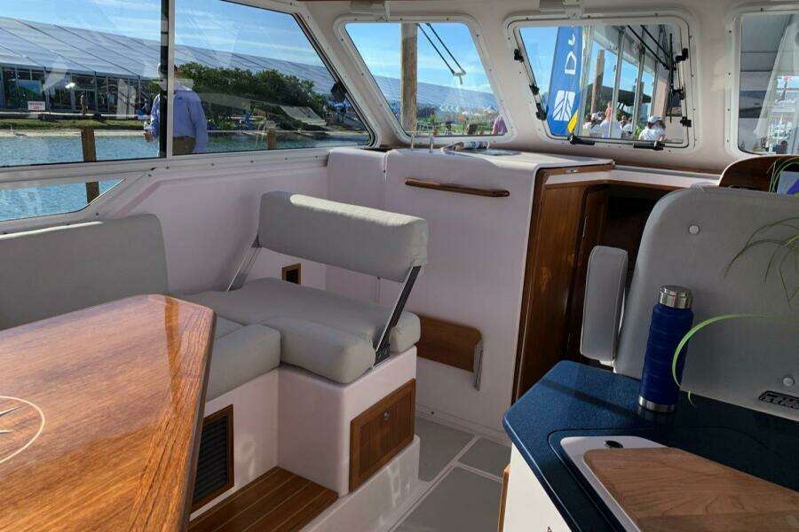 2020 True North 34 Outboard