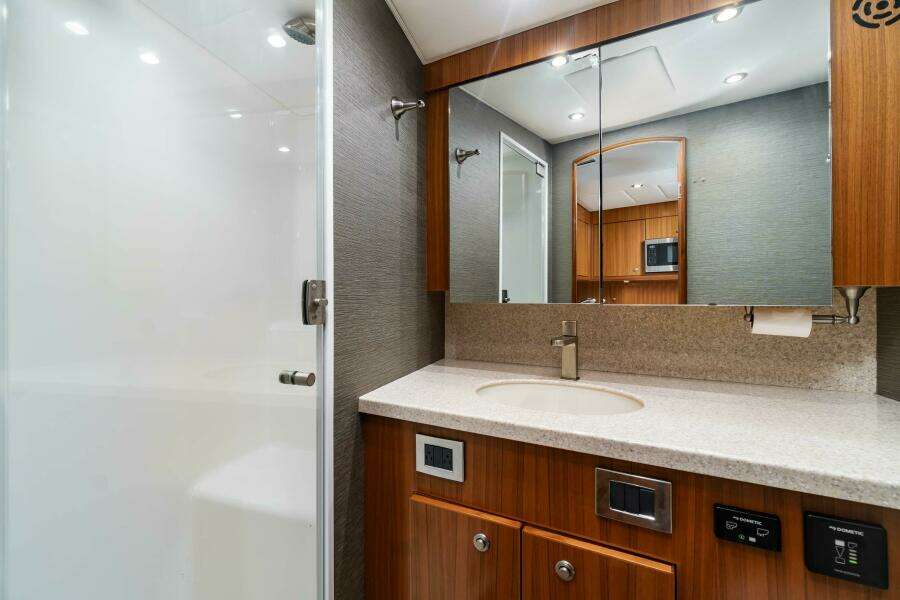 2021 Viking 38 Billfish