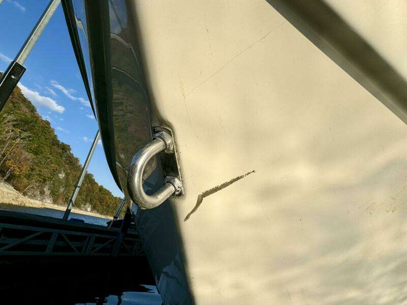 2004 Rinker 342 Fiesta Vee