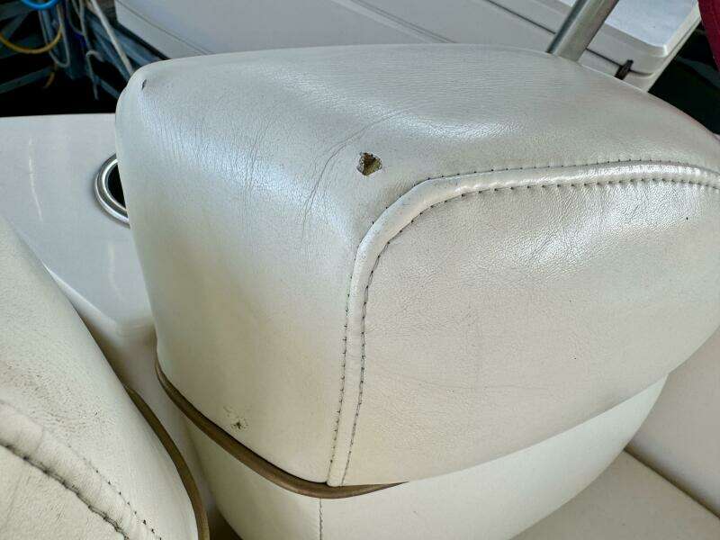 2004 Rinker 342 Fiesta Vee