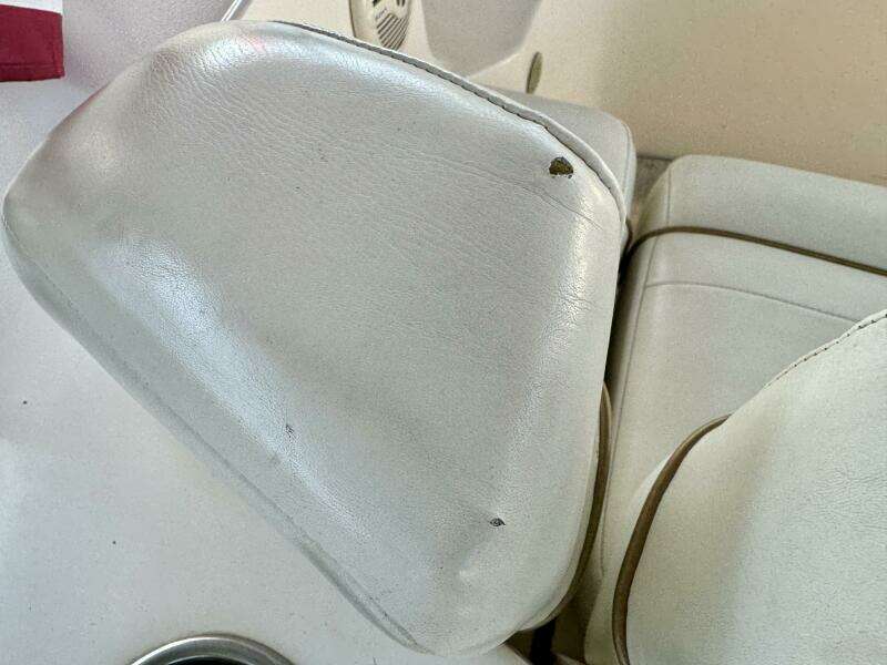 2004 Rinker 342 Fiesta Vee