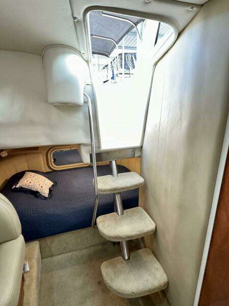 2004 Rinker 342 Fiesta Vee