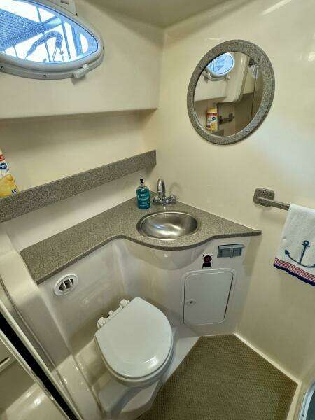 2004 Rinker 342 Fiesta Vee