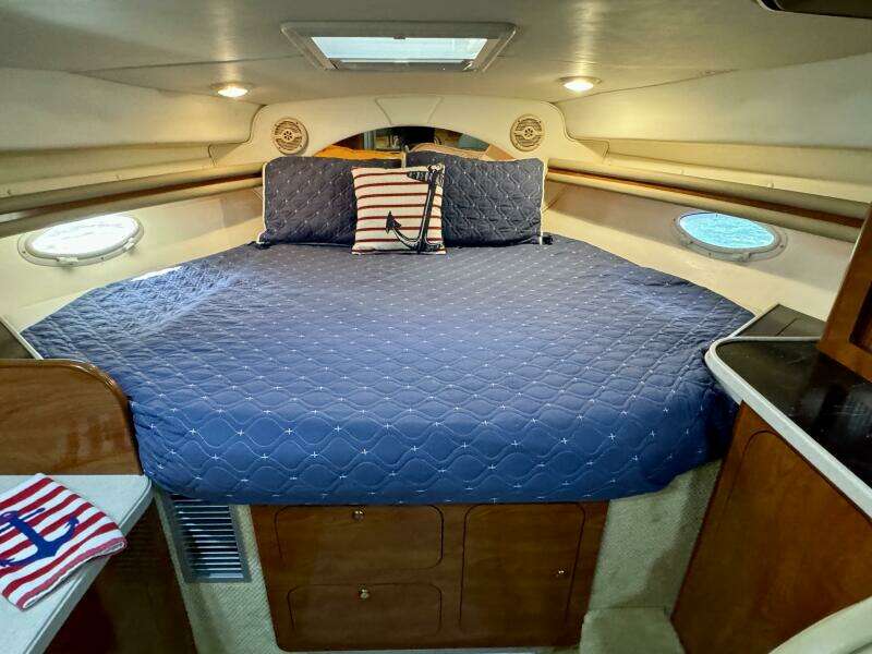 2004 Rinker 342 Fiesta Vee