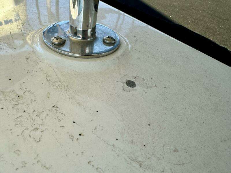 2004 Rinker 342 Fiesta Vee