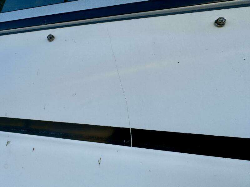 2004 Rinker 342 Fiesta Vee