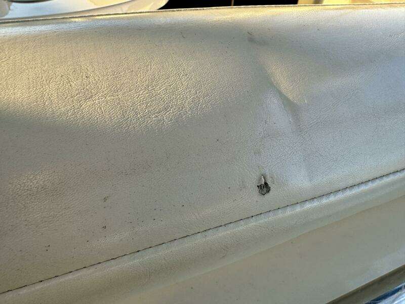 2004 Rinker 342 Fiesta Vee