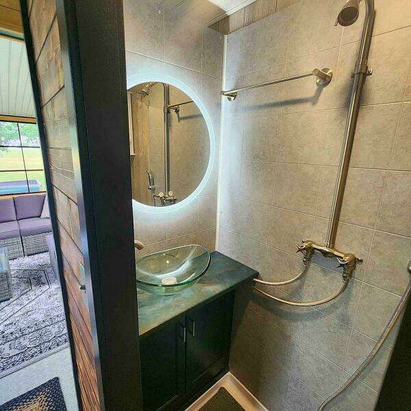 2023 Custom 25 Hadlee Houseboat