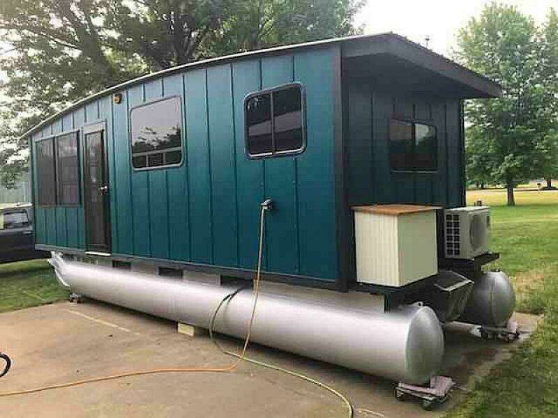 2023 Custom 25 Hadlee Houseboat