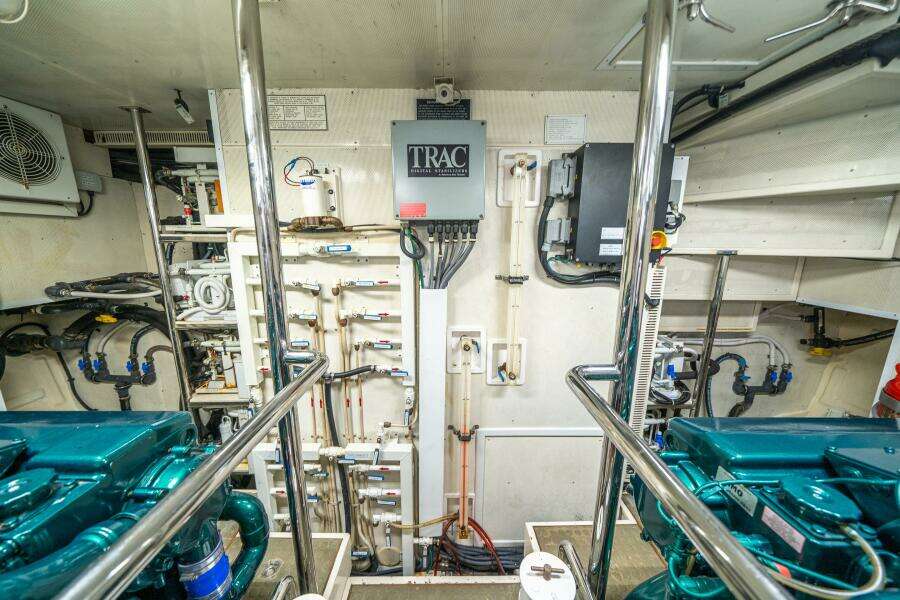 2006 Offshore Yachts 72 Pilothouse