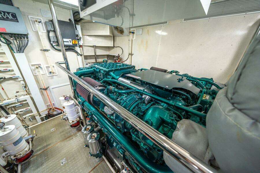 2006 Offshore Yachts 72 Pilothouse