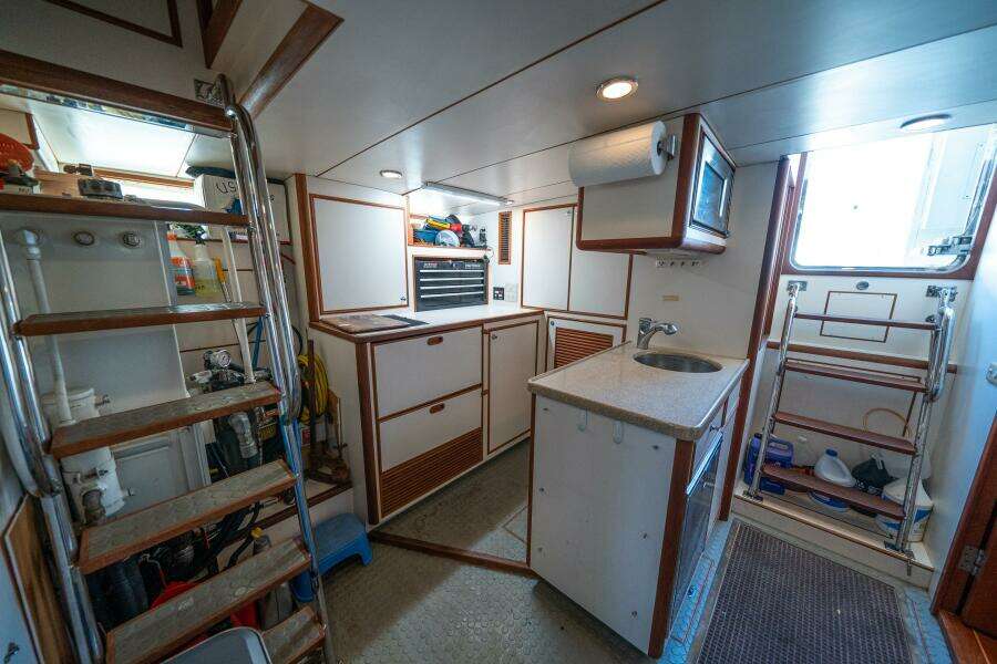 2006 Offshore Yachts 72 Pilothouse