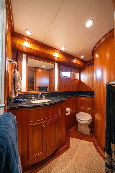 2006 Offshore Yachts 72 Pilothouse