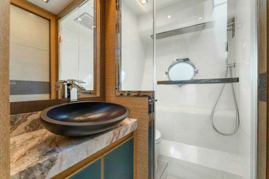 2018 Monte Carlo Yachts MCY 70