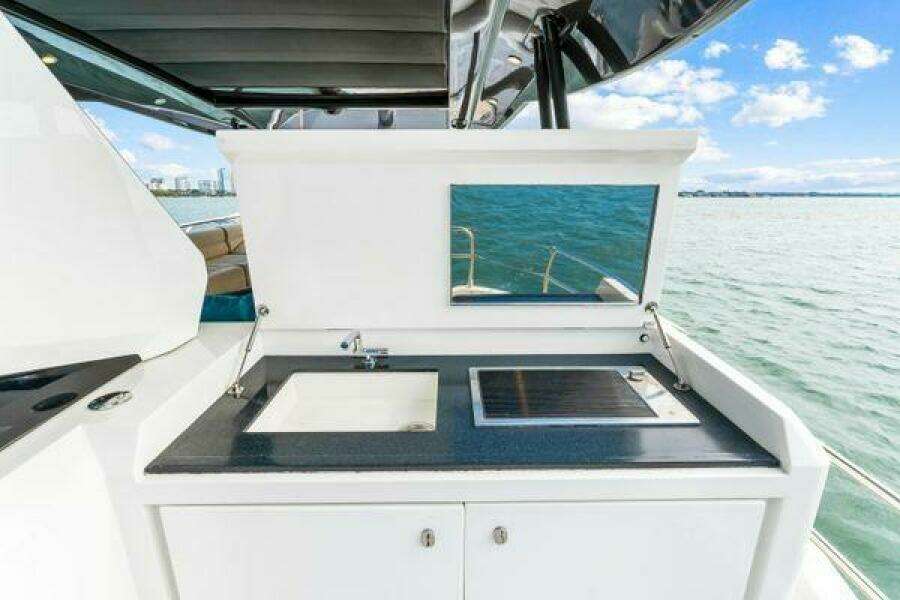 2018 Monte Carlo Yachts MCY 70