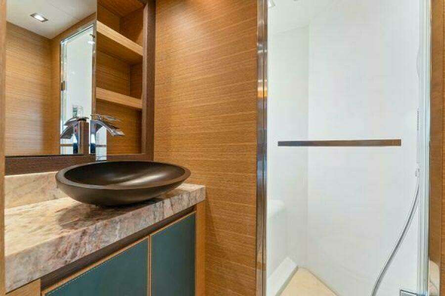 2018 Monte Carlo Yachts MCY 70