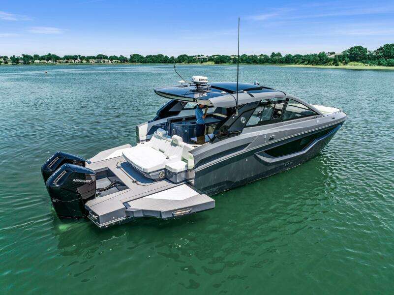 2023 Cruisers Yachts 42 GLS OB