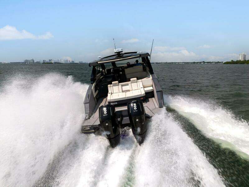 2023 Cruisers Yachts 42 GLS OB