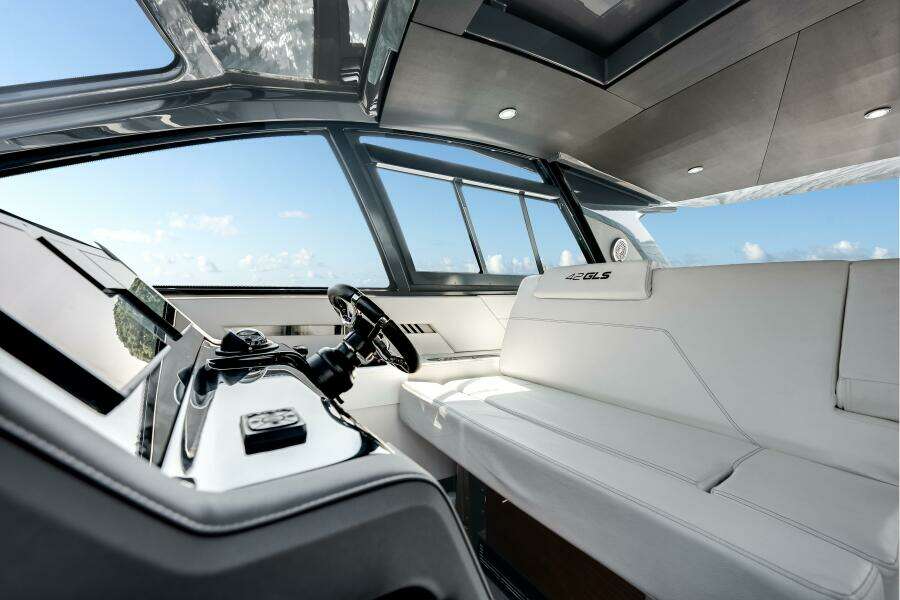 2023 Cruisers Yachts 42 GLS OB
