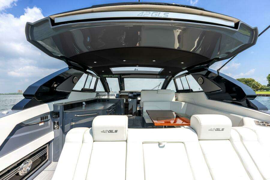 2023 Cruisers Yachts 42 GLS OB