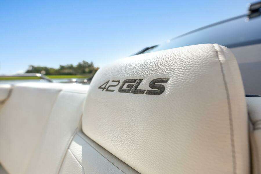 2023 Cruisers Yachts 42 GLS OB