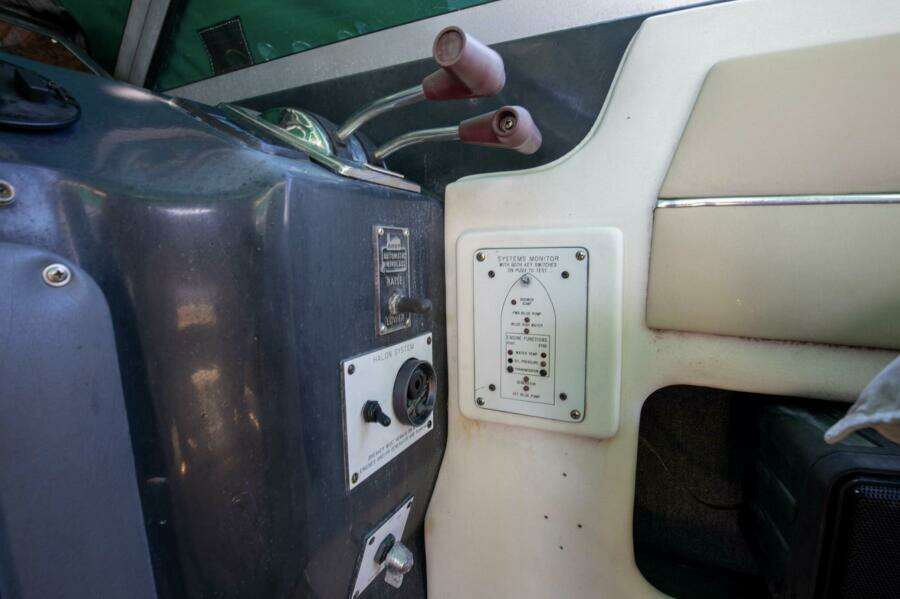 1990 Sea Ray 420 Sundancer