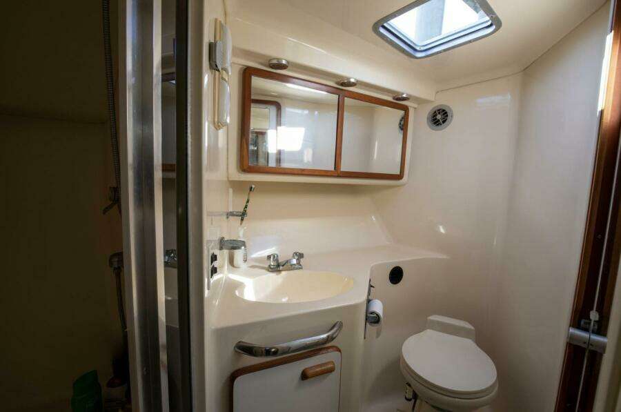 1990 Sea Ray 420 Sundancer