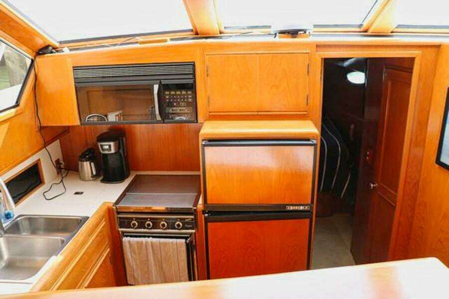 1988 Ocean Alexander Cockpit Motor Yacht 54
