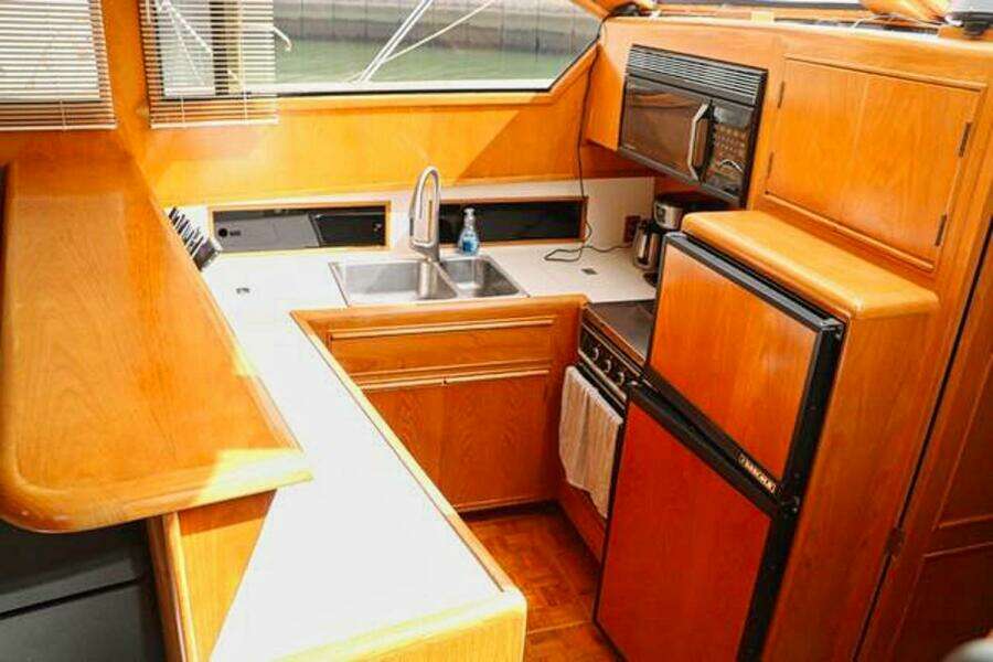 1988 Ocean Alexander Cockpit Motor Yacht 54