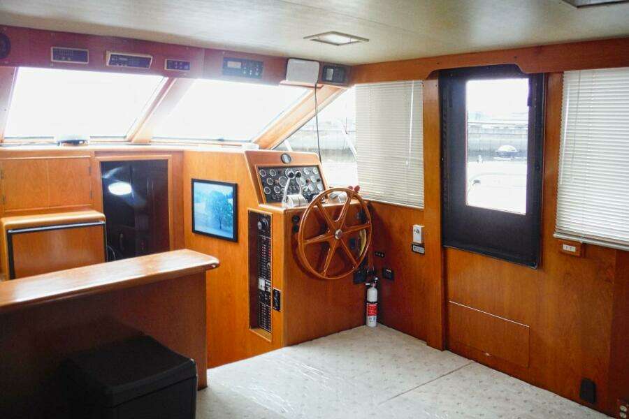 1988 Ocean Alexander Cockpit Motor Yacht 54