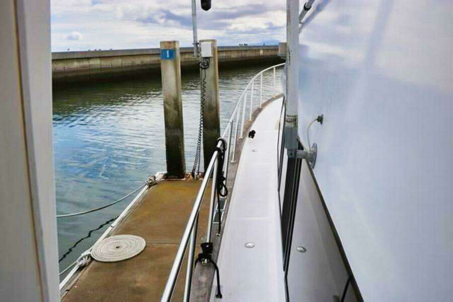 1988 Ocean Alexander Cockpit Motor Yacht 54
