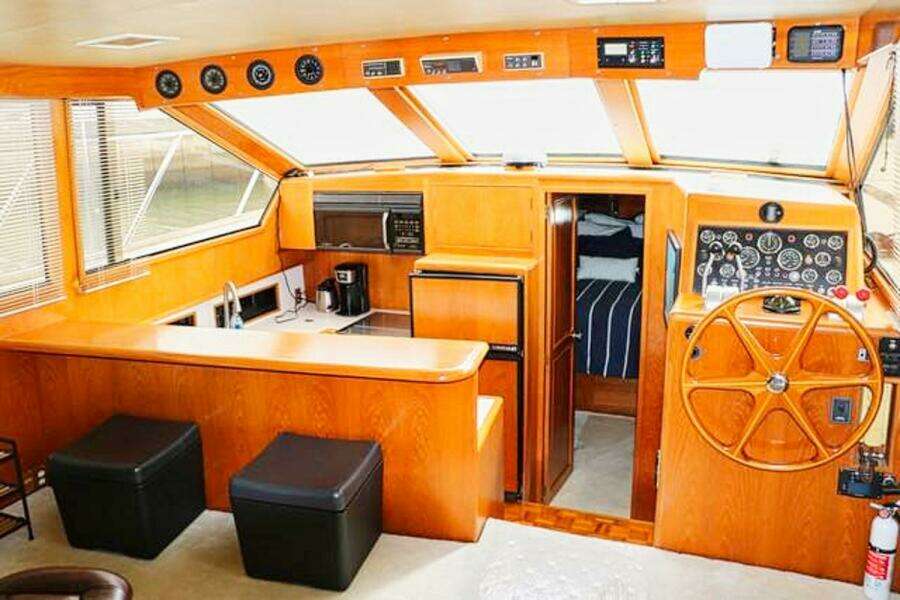 1988 Ocean Alexander Cockpit Motor Yacht 54
