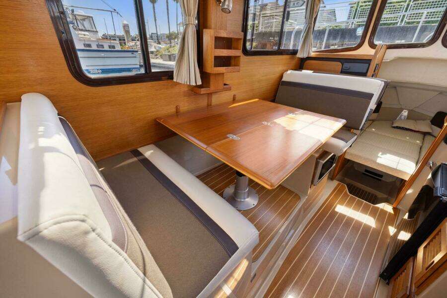 2014 Ranger Tugs R-27