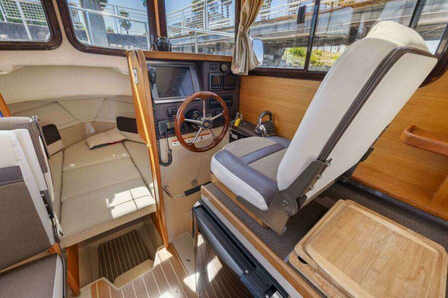 2014 Ranger Tugs R-27