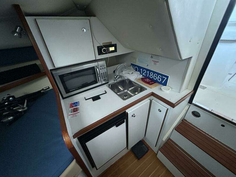 2003 Tiara Yachts 2900 Coronet Tide Over