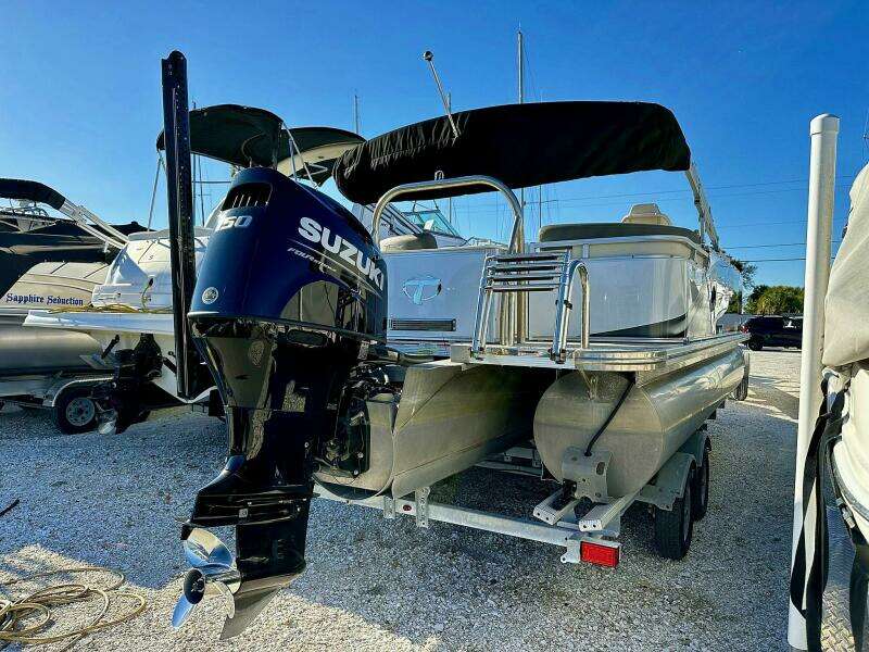 2022 Tahoe LTZ 2285 ENT Tritoon