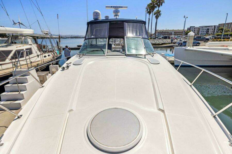 2006 Cruisers Yachts 370 Express