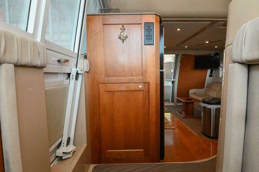 2002 Cruisers Yachts 5000 Sedan Sport