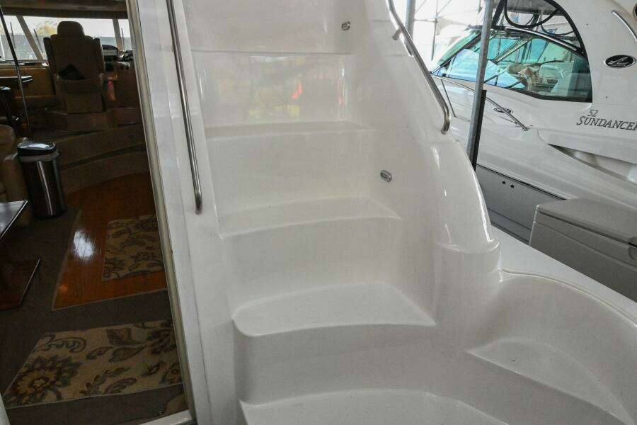 2002 Cruisers Yachts 5000 Sedan Sport