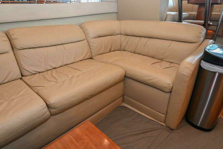 2002 Cruisers Yachts 5000 Sedan Sport