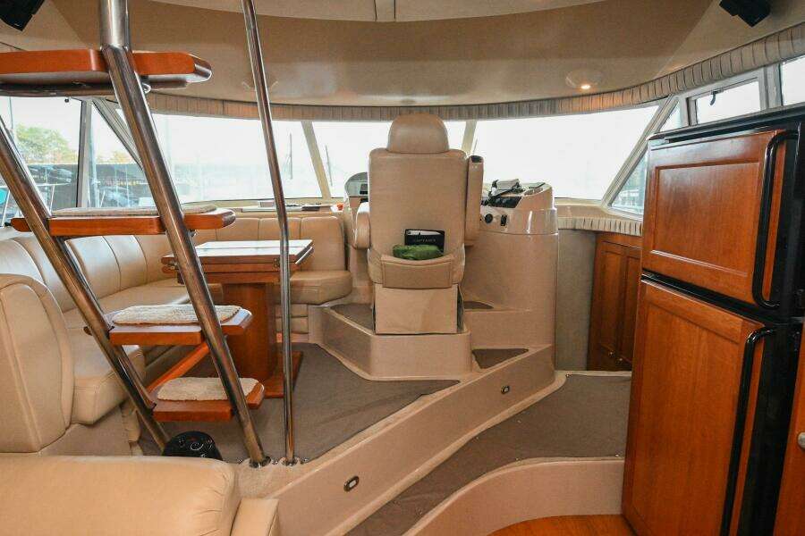 2002 Cruisers Yachts 5000 Sedan Sport