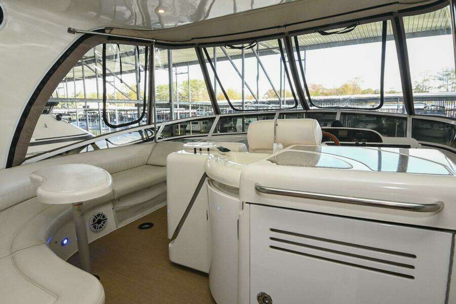 2002 Cruisers Yachts 5000 Sedan Sport