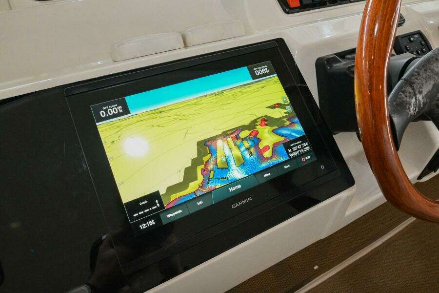 2002 Cruisers Yachts 5000 Sedan Sport