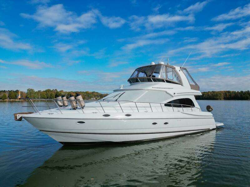 2002 Cruisers Yachts 5000 Sedan Sport