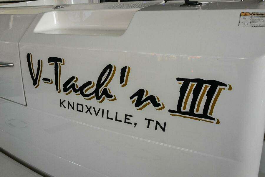 2002 Cruisers Yachts 5000 Sedan Sport