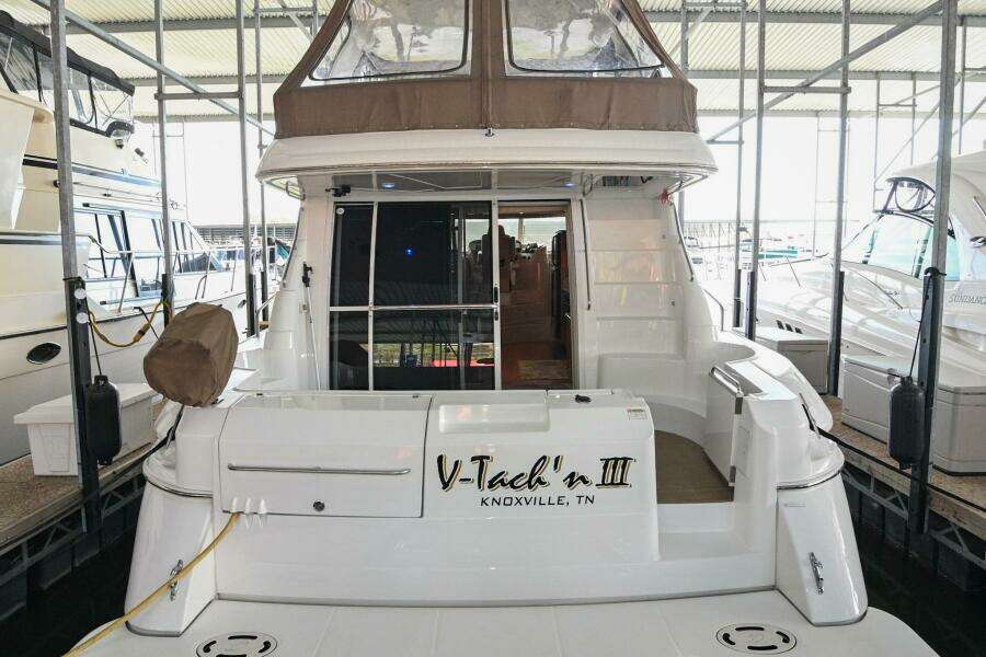 2002 Cruisers Yachts 5000 Sedan Sport