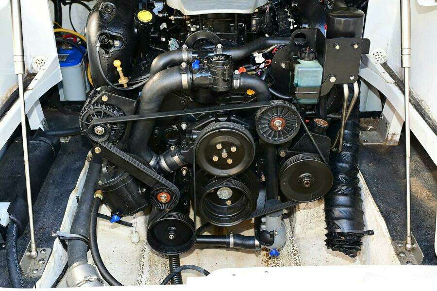 2015 Crownline 236 SC