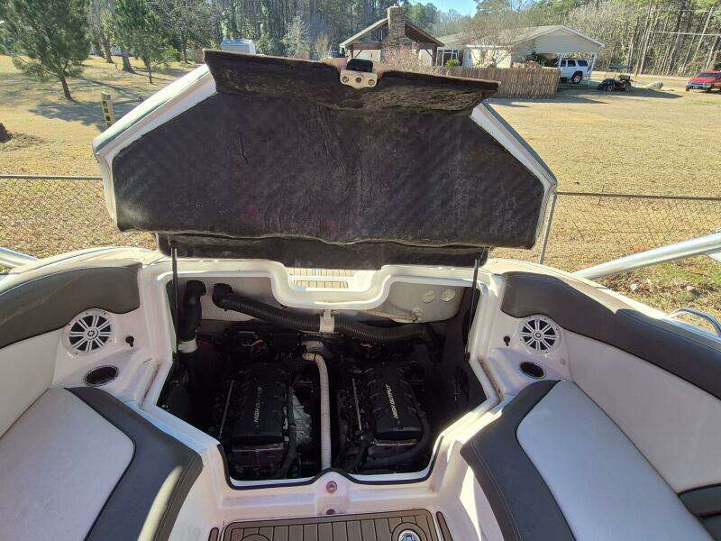 2011 Yamaha Boats 242 Limited S