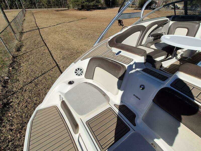 2011 Yamaha Boats 242 Limited S